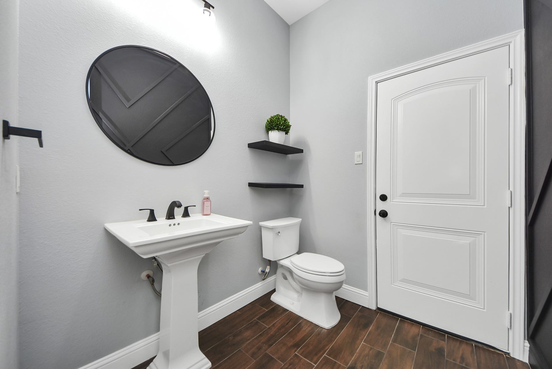 GUEST BATHROOM