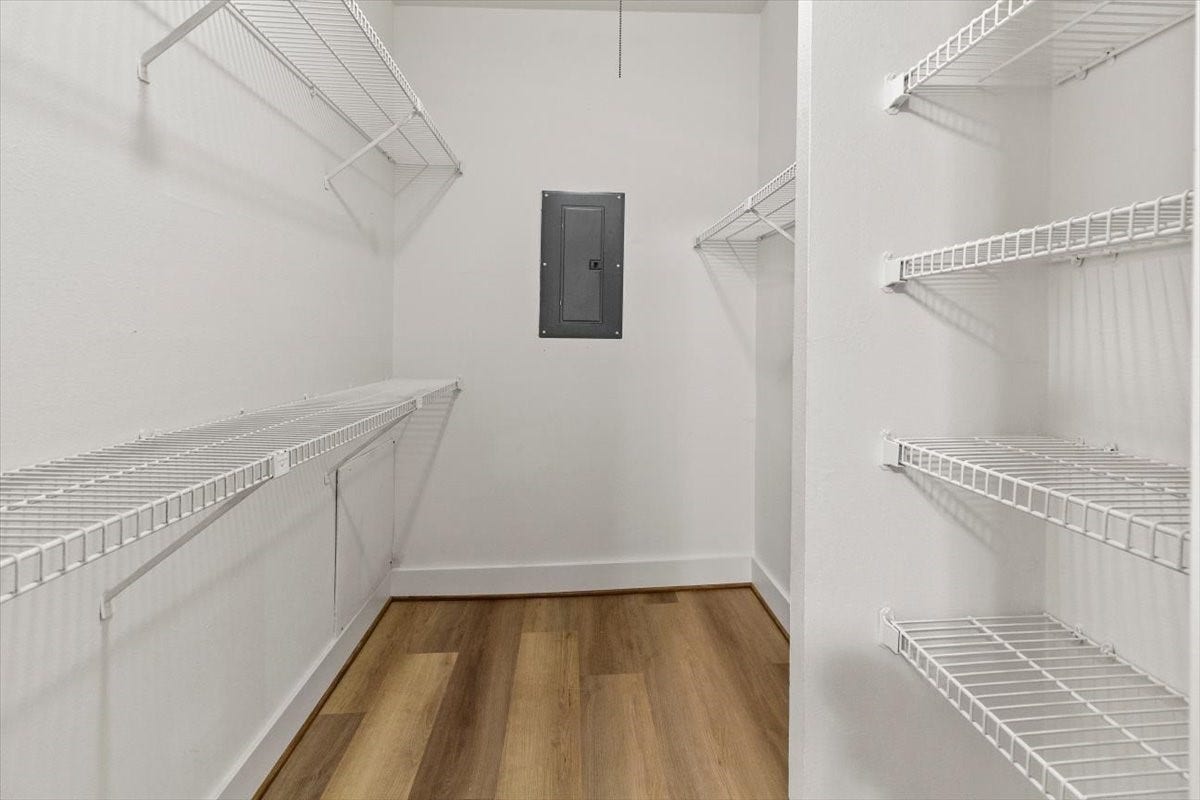 2025 Augusta Drive, #203, Houston, TX 77057 Walk-In Closet