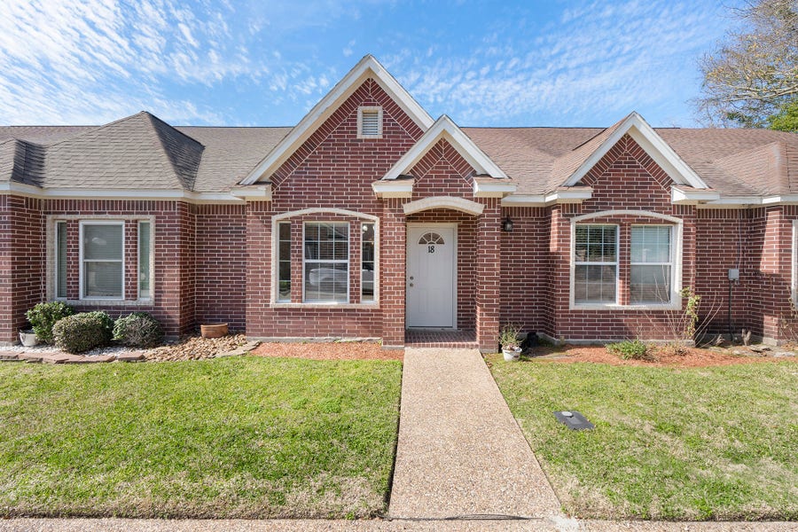 Property photo for 1310 E James Street, #18, Baytown, TX
