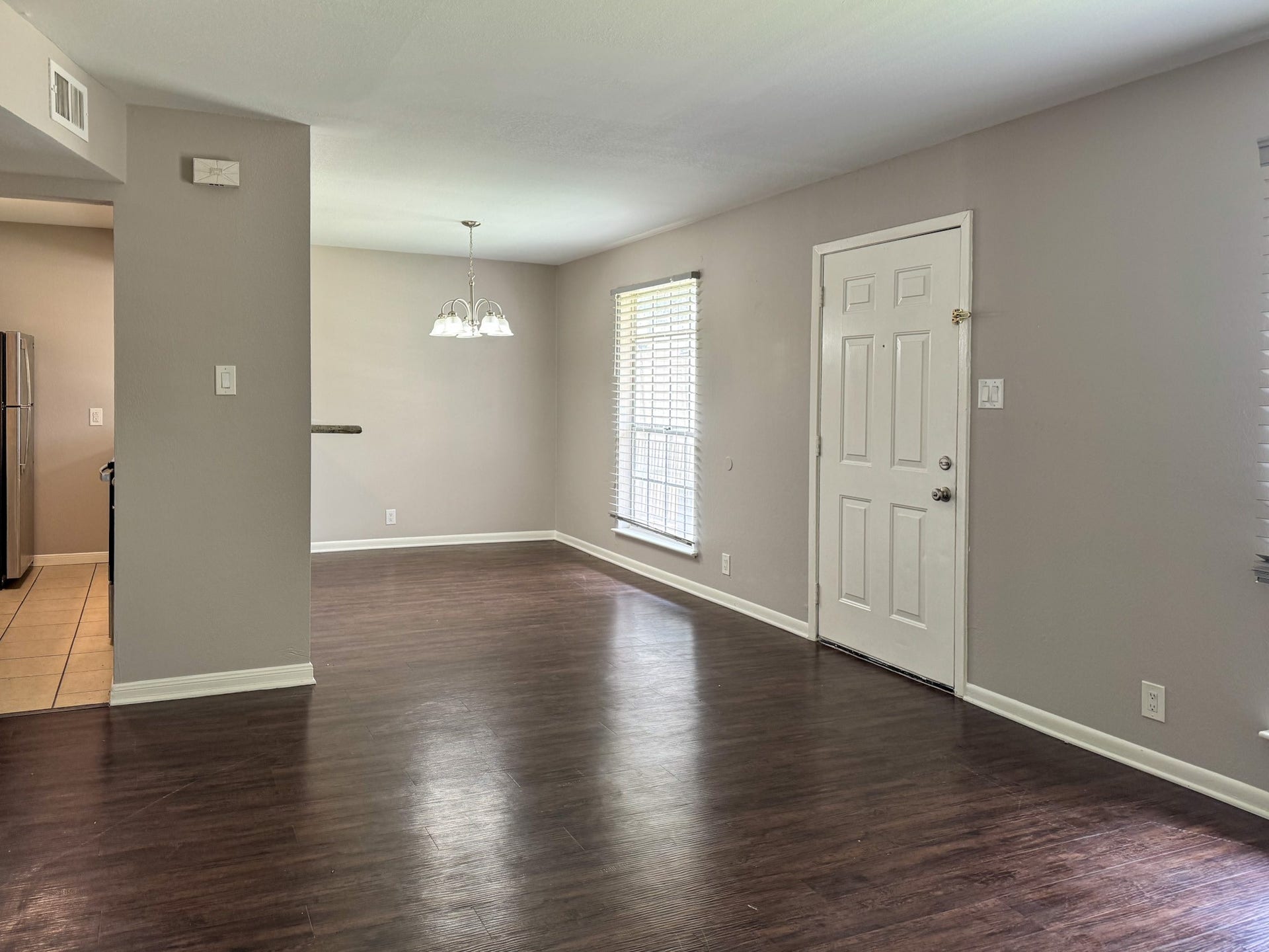 2102 5th Avenue N, #8, Texas City, TX 77590 Dining area