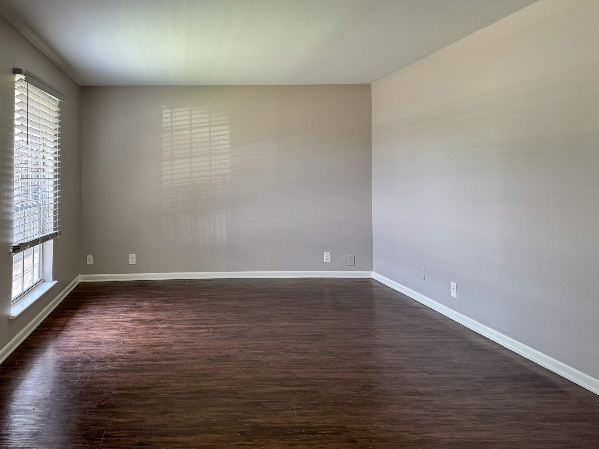 2102 5th Avenue N, #8, Texas City, TX 77590 Living Room