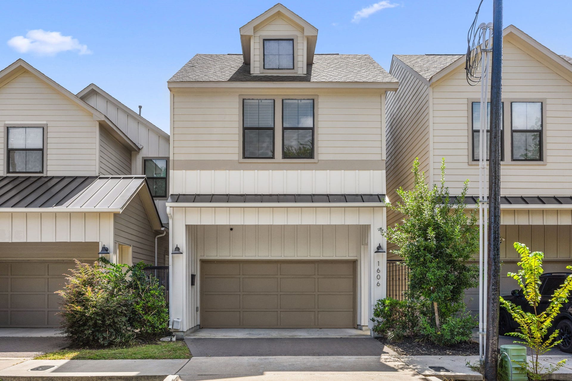 1606 Northwood Street, Houston, TX 77009 Welcome home! Reach out today to schedule your private showing and experience all that The Heights has to offer...minutes from your front door.