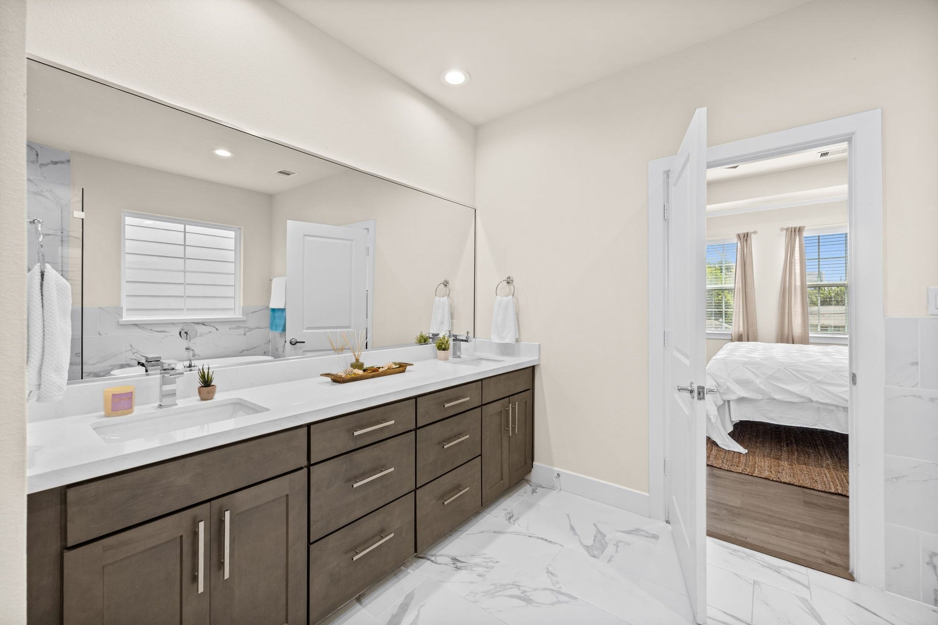 1606 Northwood Street, Houston, TX 77009 Primary bathroom, alternate view.