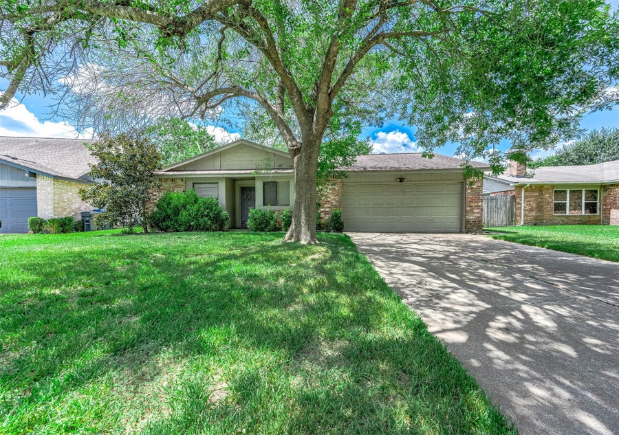 Property photo for 17035 Seven Pines Drive, Spring, TX