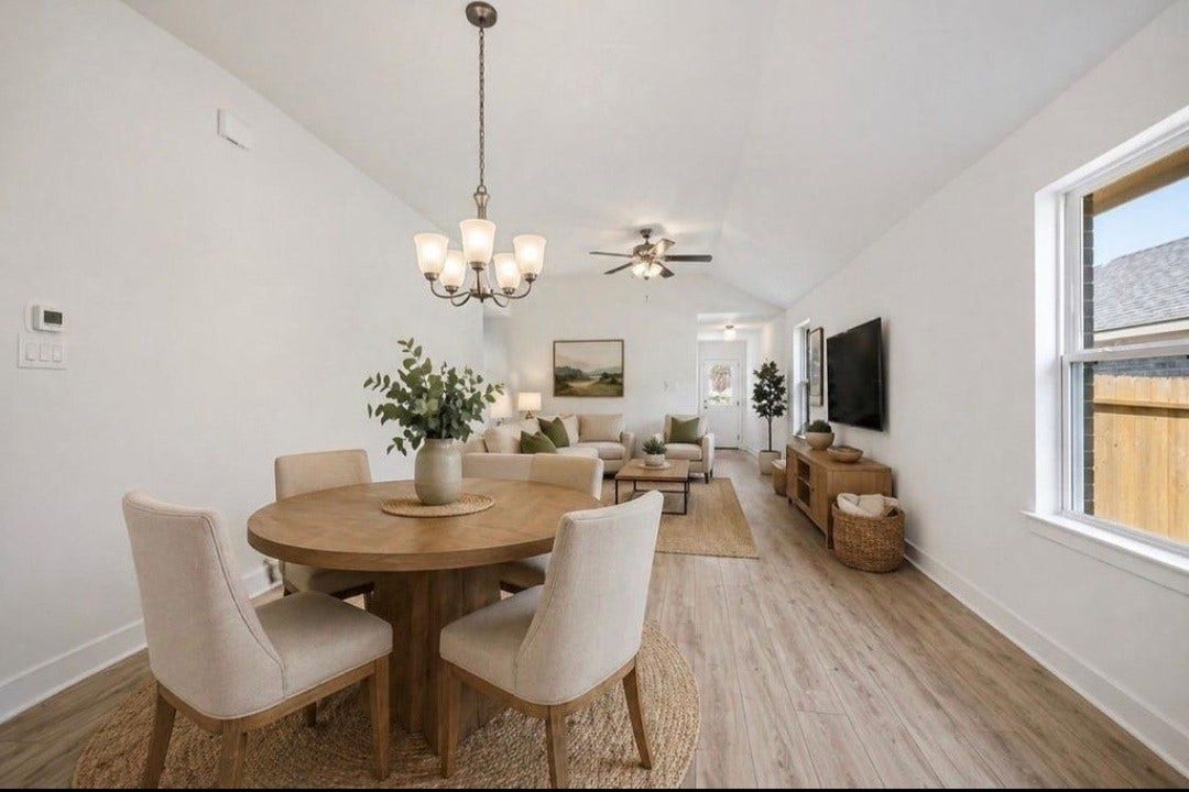 4321 W Bayou Maison, Dickinson, TX 77539 STOCK/ STAGED PHOTO