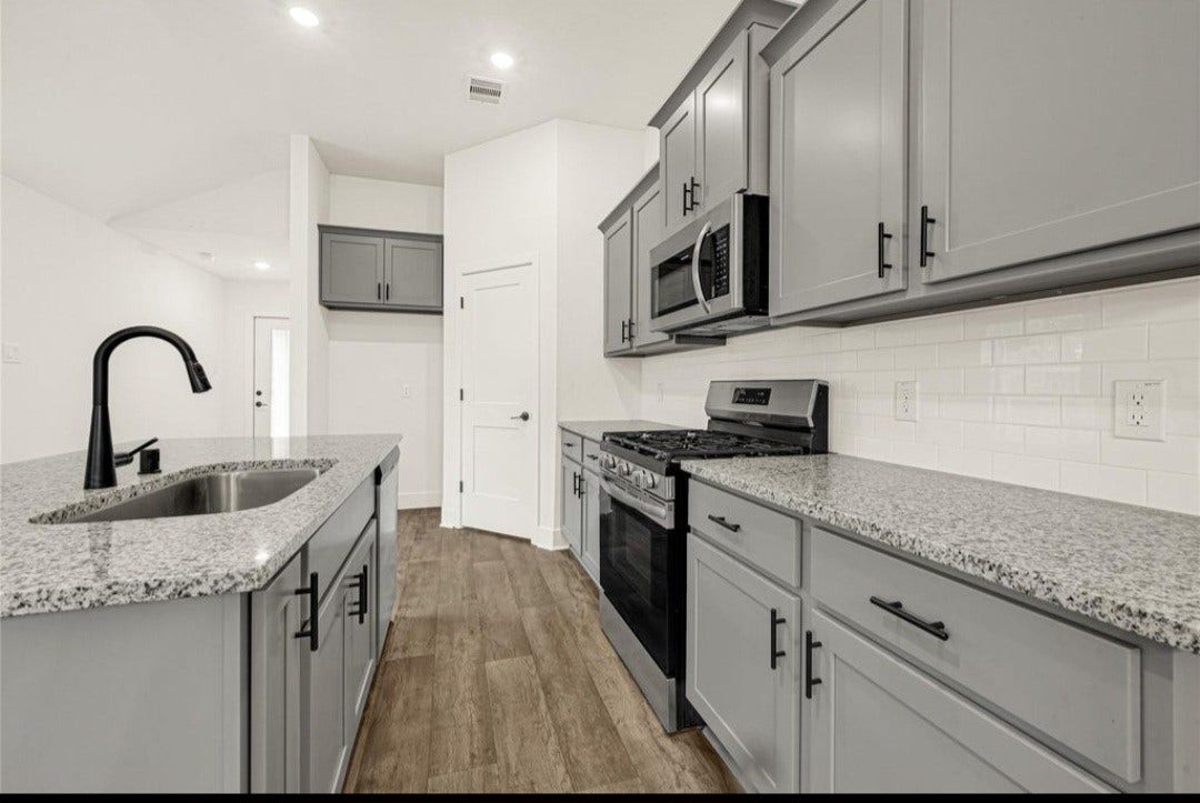 4321 W Bayou Maison, Dickinson, TX 77539 4321 W Bayou Maison, Dickinson, TX 77539