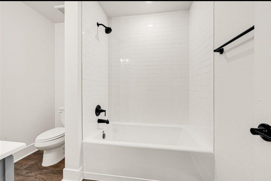 4321 W Bayou Maison, Dickinson, TX 77539 4321 W Bayou Maison, Dickinson, TX 77539
