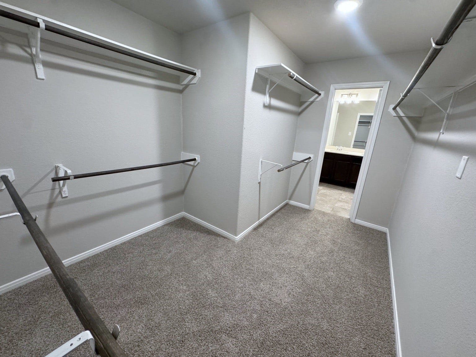 14230 Rainier Peak Crossing, Conroe, TX 77384 Oversized walk in closet