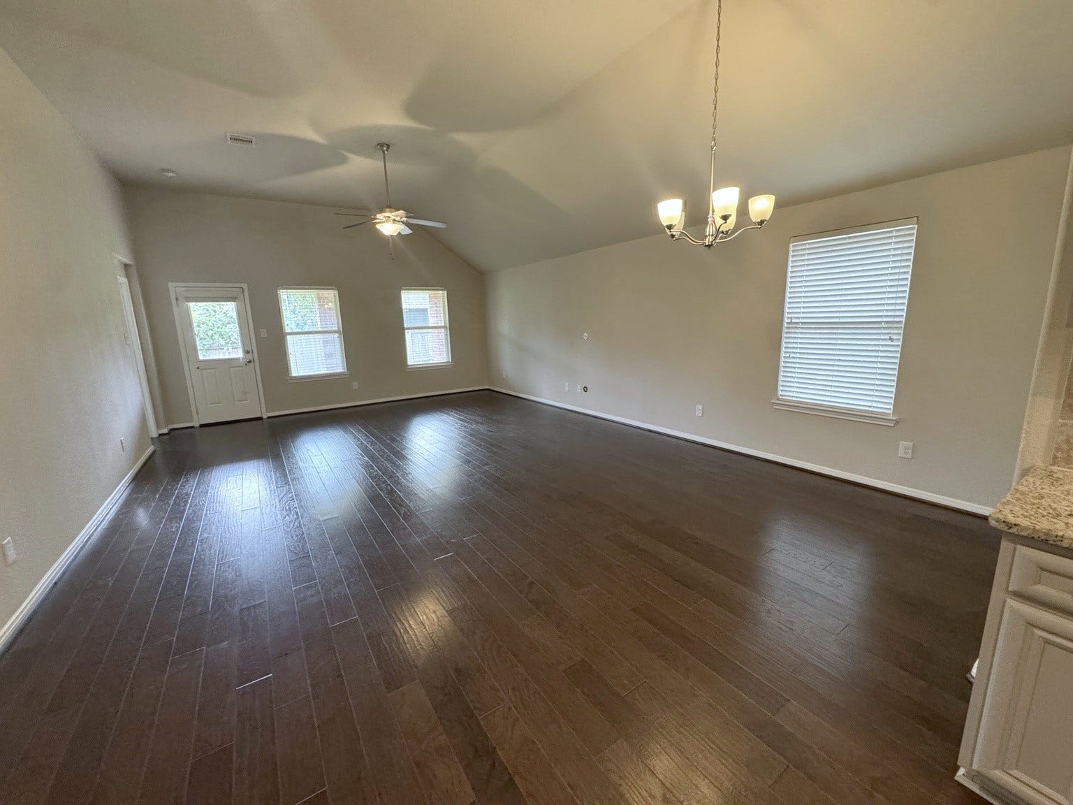 14230 Rainier Peak Crossing, Conroe, TX 77384 Large living / dining area