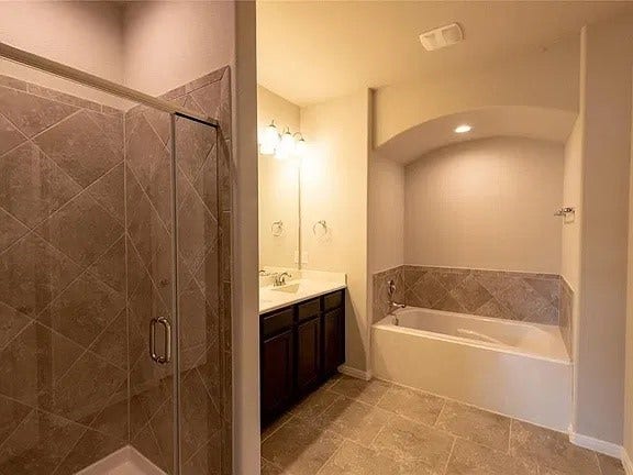 14230 Rainier Peak Crossing, Conroe, TX 77384 Walk- in shower