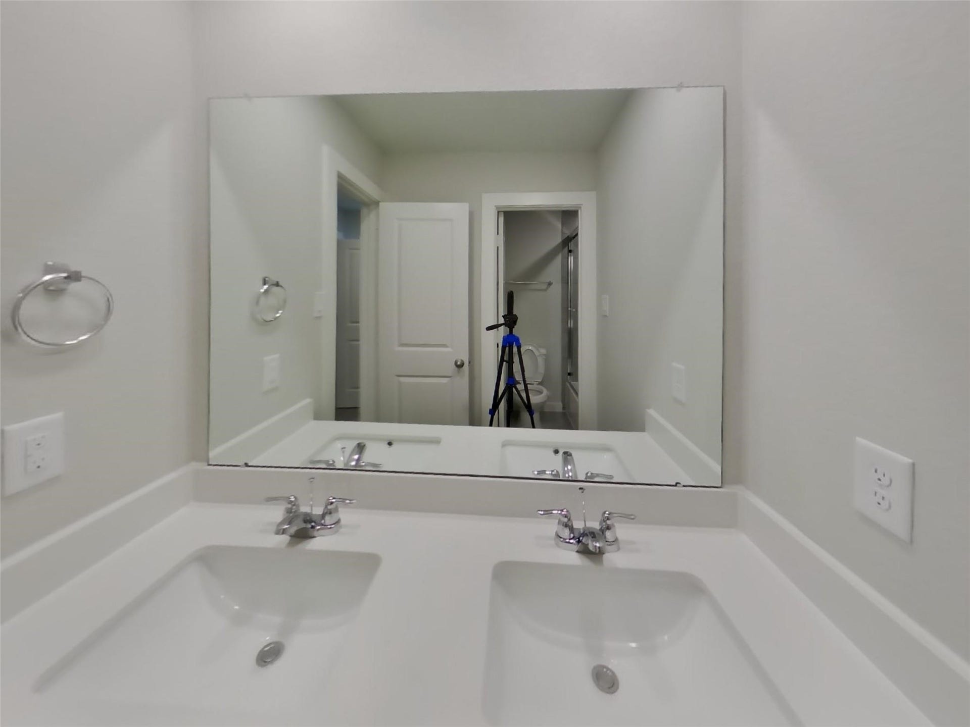 9835 Willow Creek Commerce Drive, #502, Tomball, TX 77375