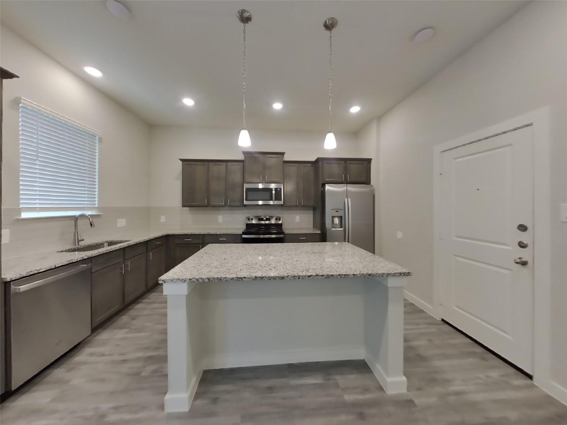 9835 Willow Creek Commerce Drive, #502, Tomball, TX 77375