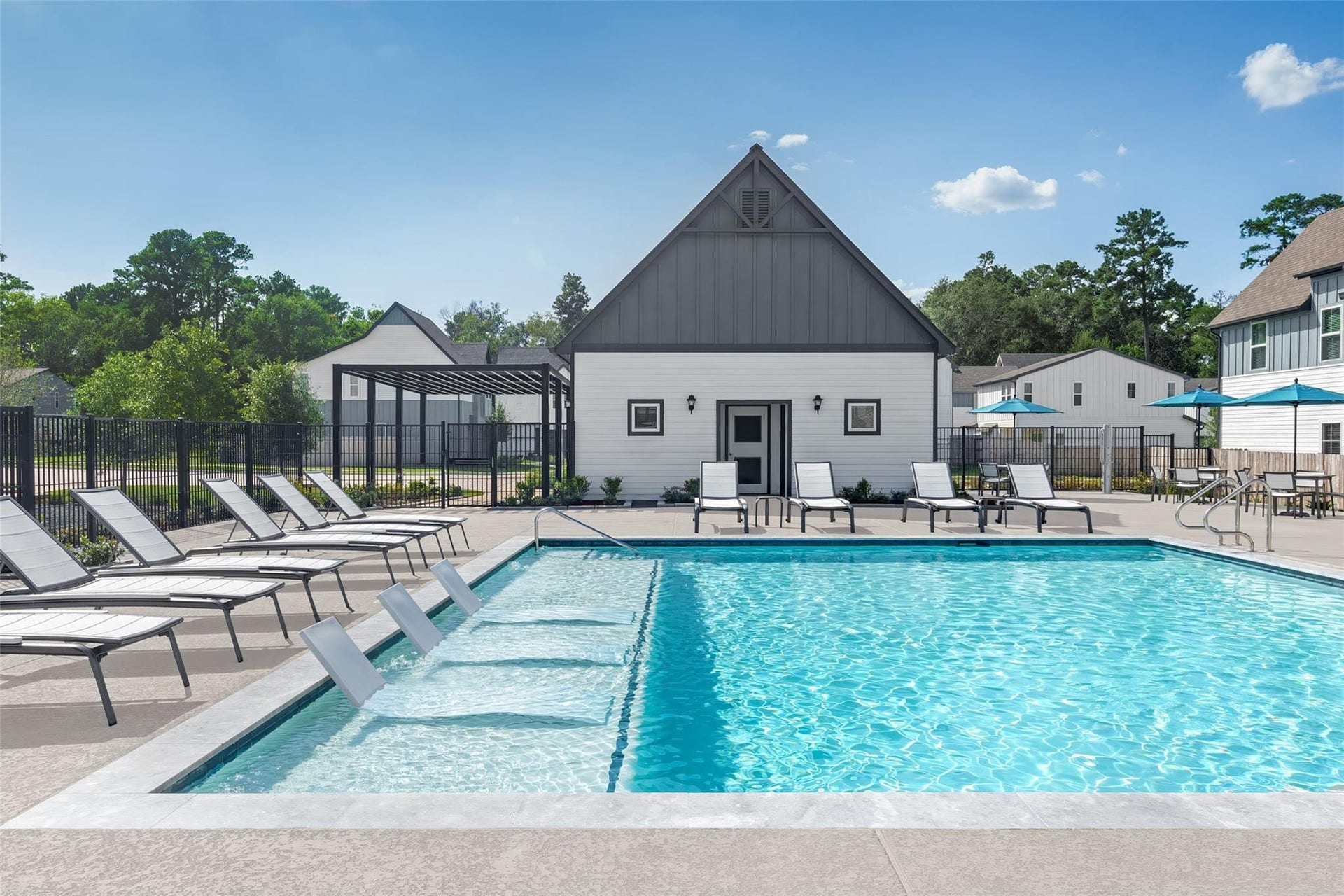 9835 Willow Creek Commerce Drive, #502, Tomball, TX 77375