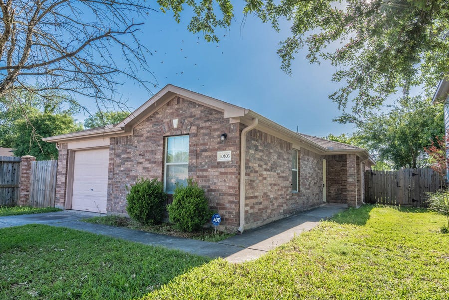 Property photo for 10203 Azalea Village, Houston, TX