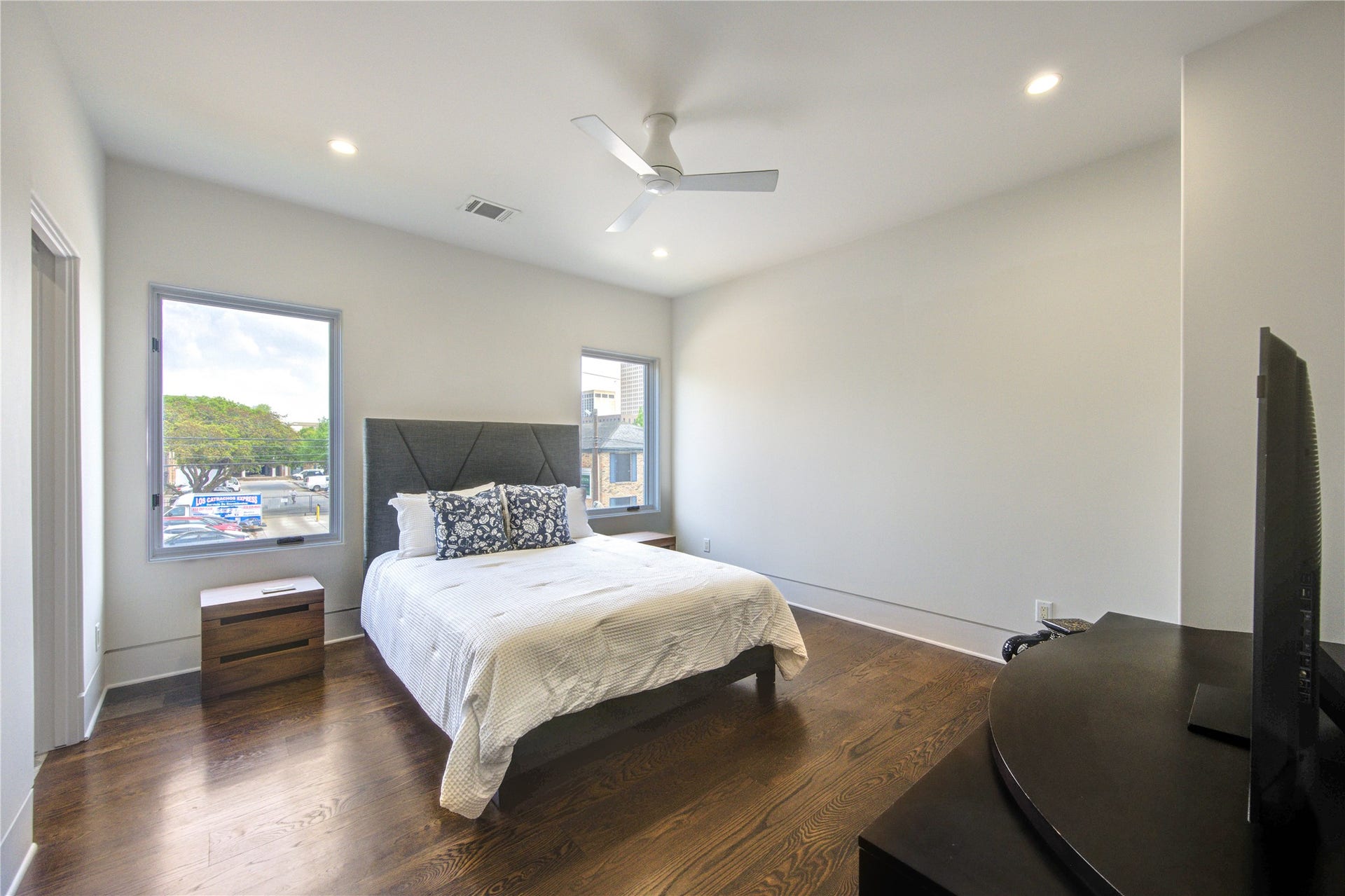 5202 Chesapeake Way, Houston, TX 77056 5202 Chesapeake Way, Houston, TX 77056