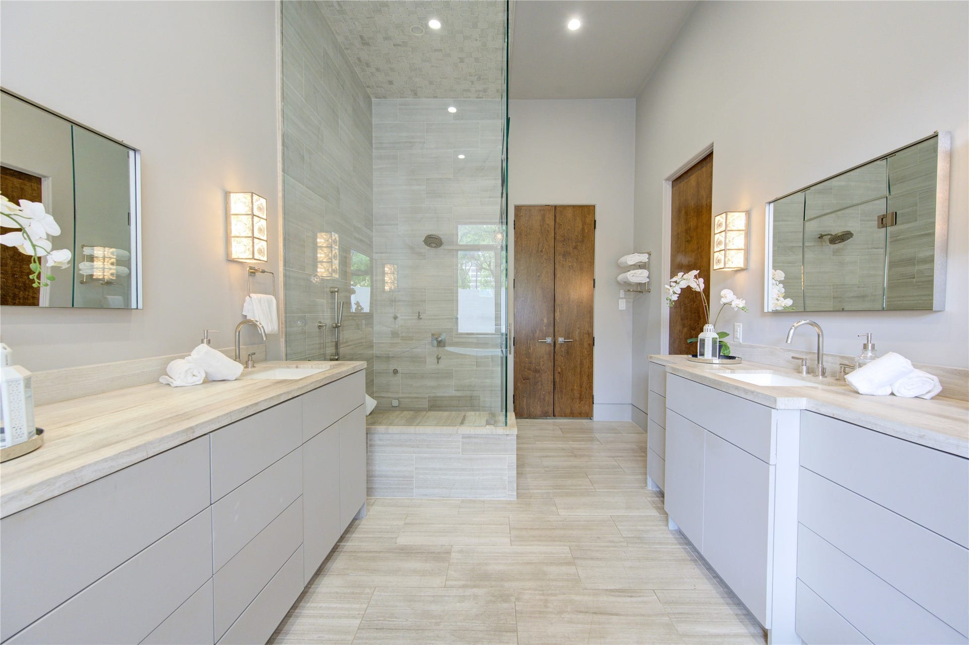 5202 Chesapeake Way, Houston, TX 77056 5202 Chesapeake Way, Houston, TX 77056