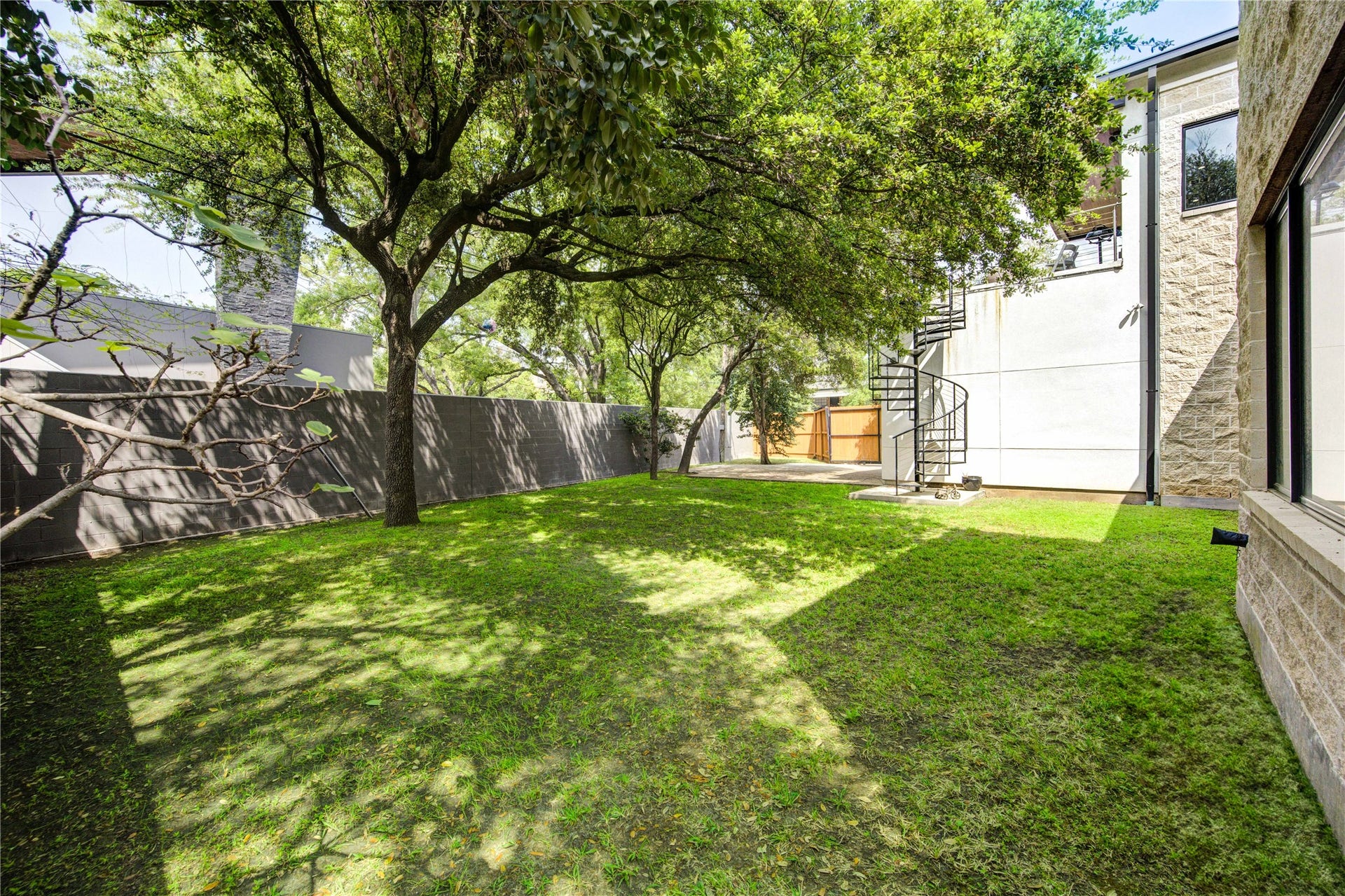 5202 Chesapeake Way, Houston, TX 77056 5202 Chesapeake Way, Houston, TX 77056