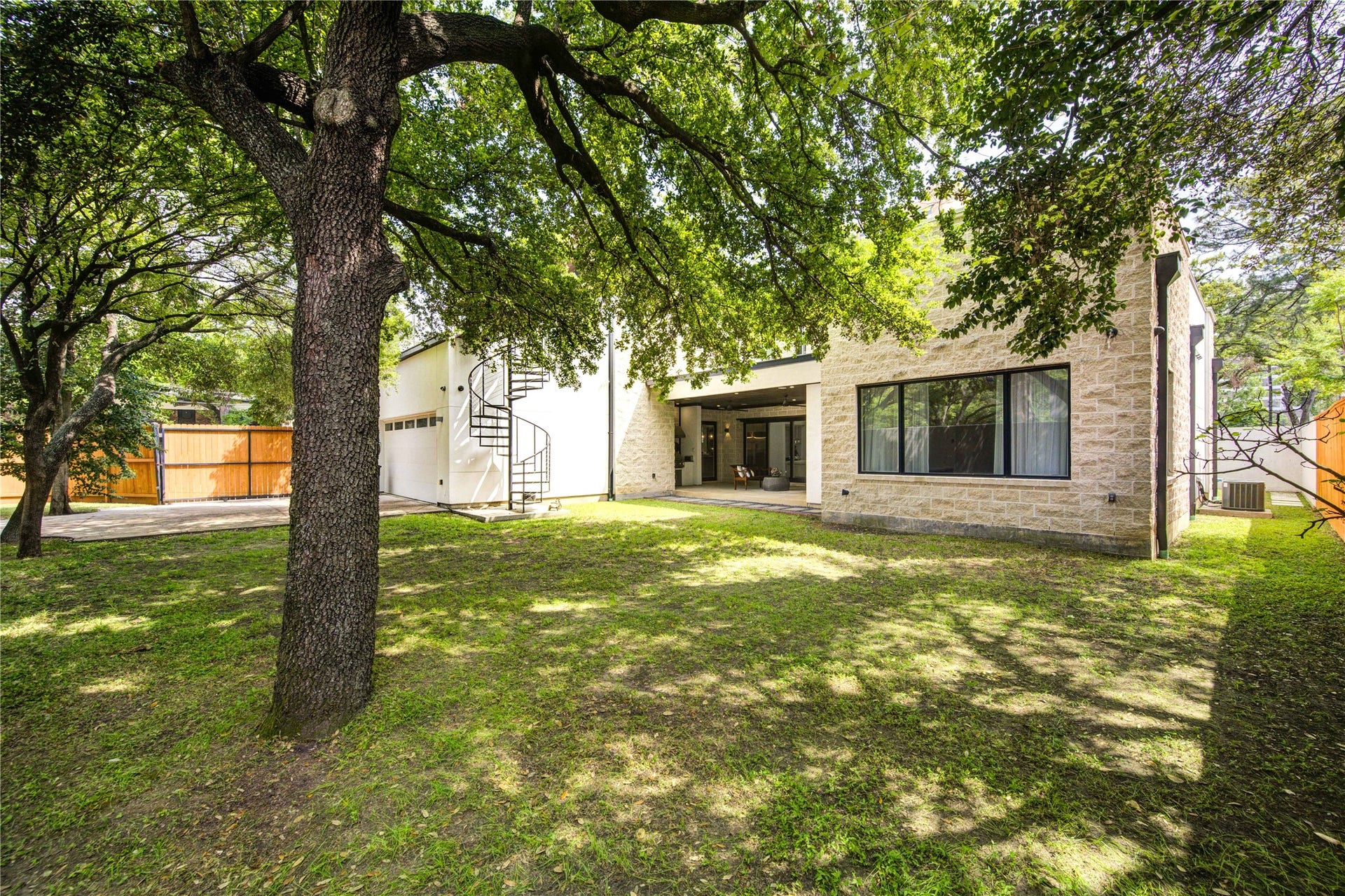 5202 Chesapeake Way, Houston, TX 77056 5202 Chesapeake Way, Houston, TX 77056