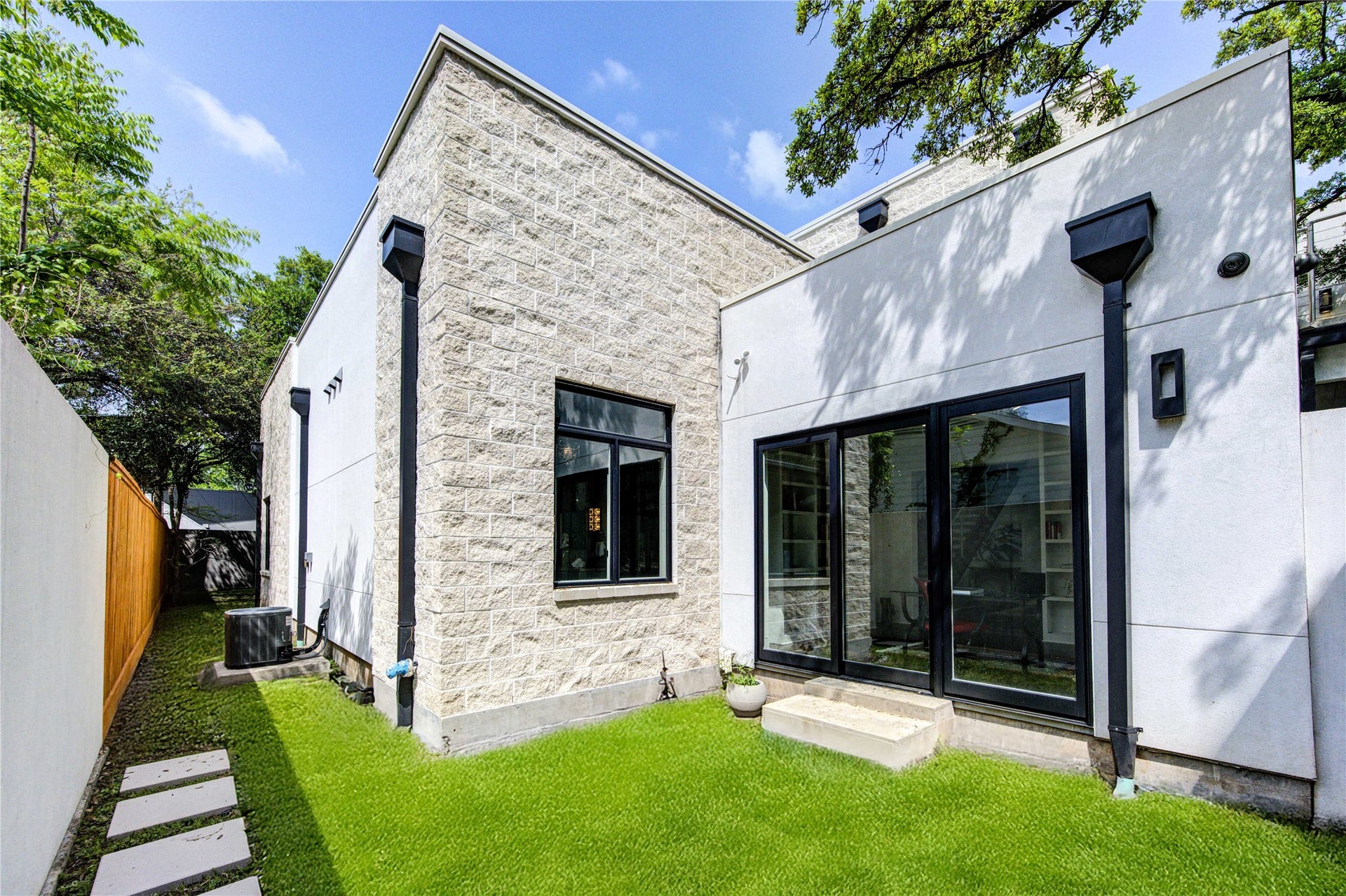 5202 Chesapeake Way, Houston, TX 77056 5202 Chesapeake Way, Houston, TX 77056