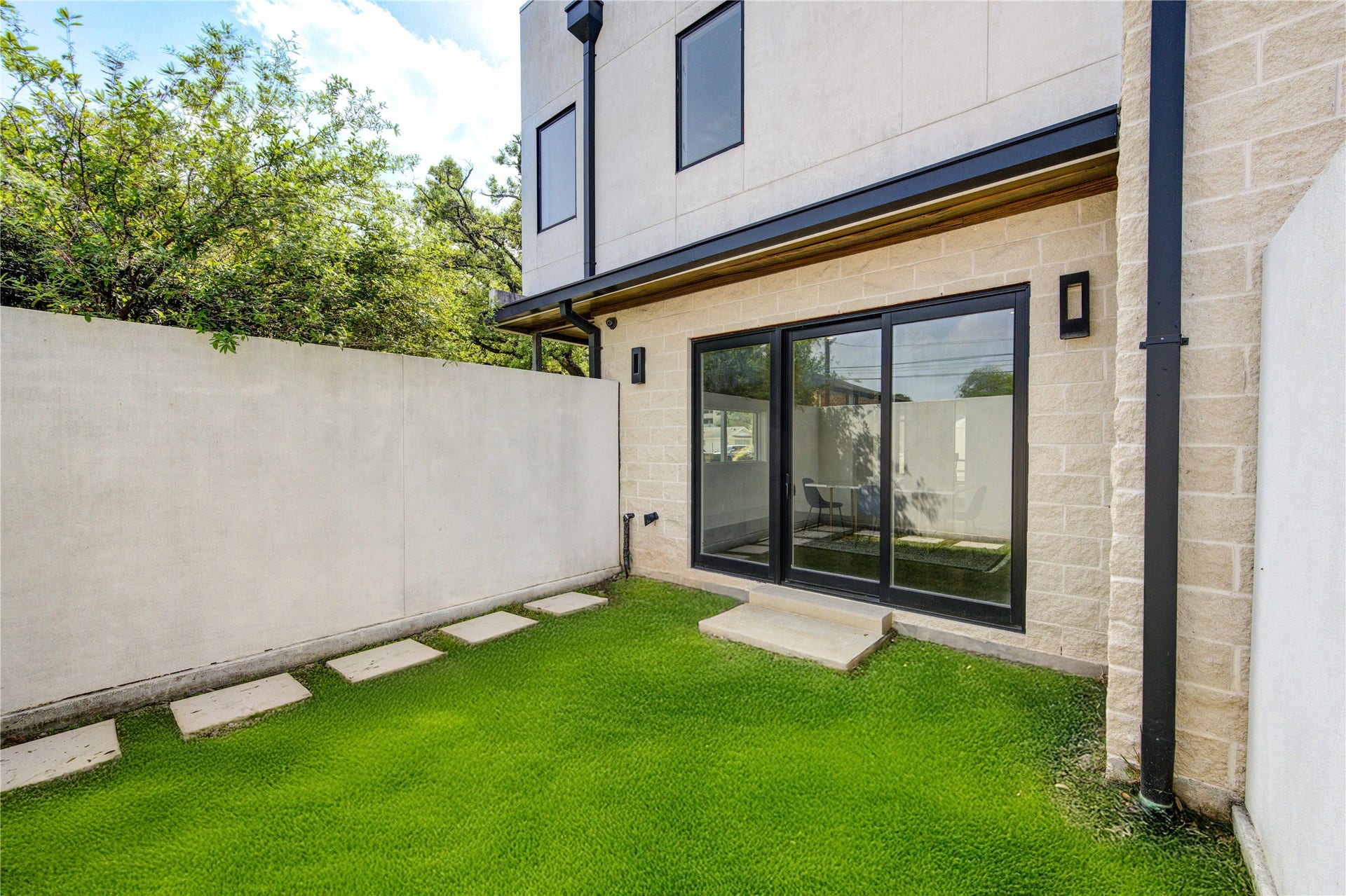 5202 Chesapeake Way, Houston, TX 77056 5202 Chesapeake Way, Houston, TX 77056
