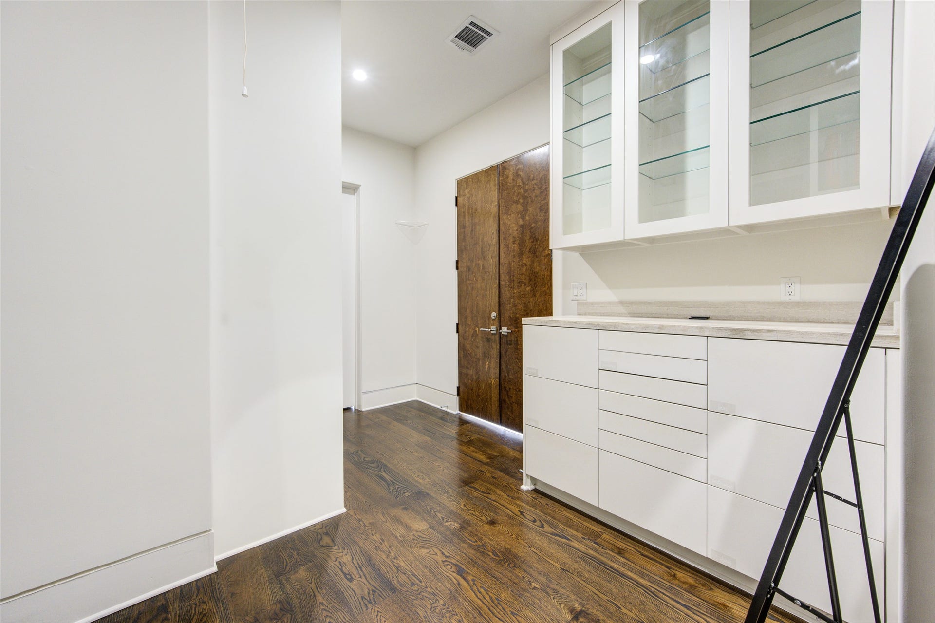 5202 Chesapeake Way, Houston, TX 77056 5202 Chesapeake Way, Houston, TX 77056