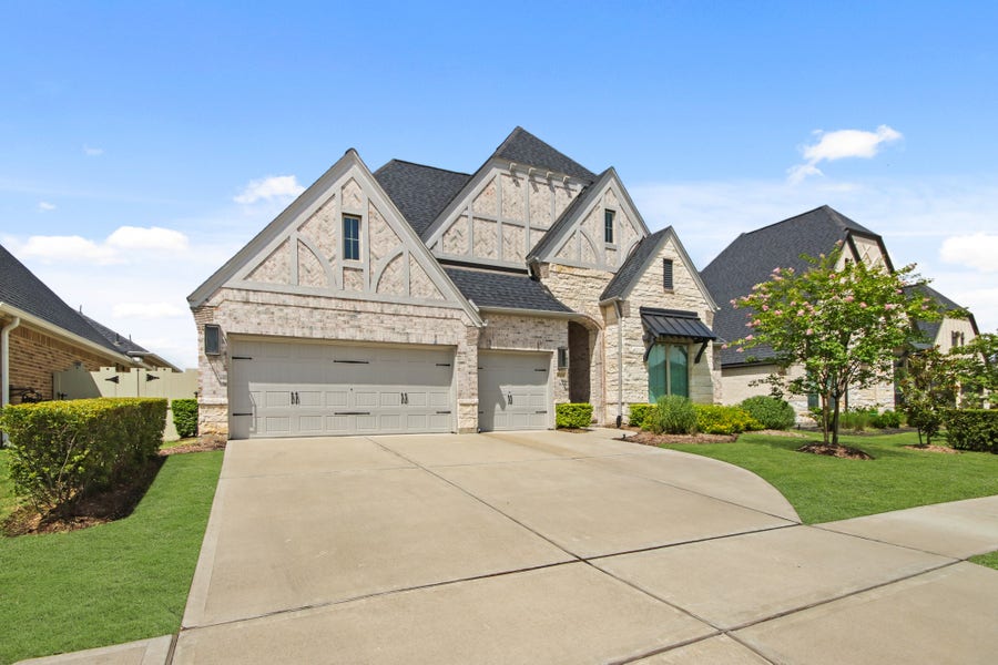 Property photo for 17406 Bayflower Drive, Conroe, TX
