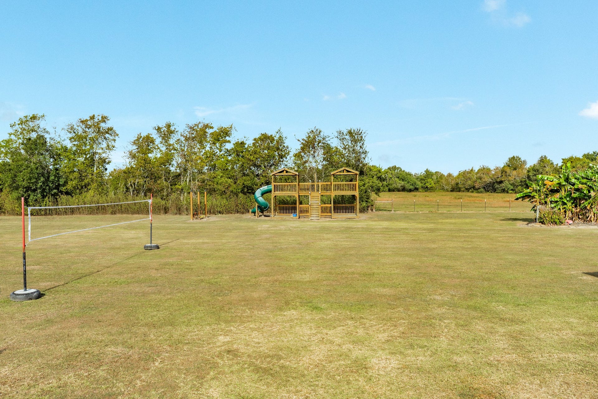 9120 County Road 196, Liverpool, TX 77577 9120 County Road 196, Liverpool, TX 77577