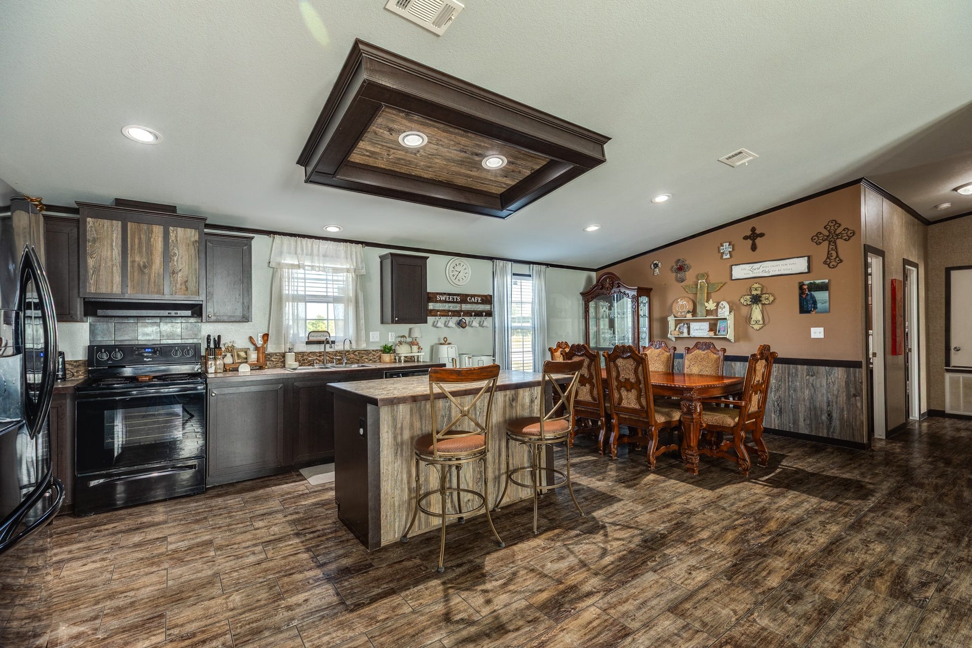 9120 County Road 196, Liverpool, TX 77577 9120 County Road 196, Liverpool, TX 77577