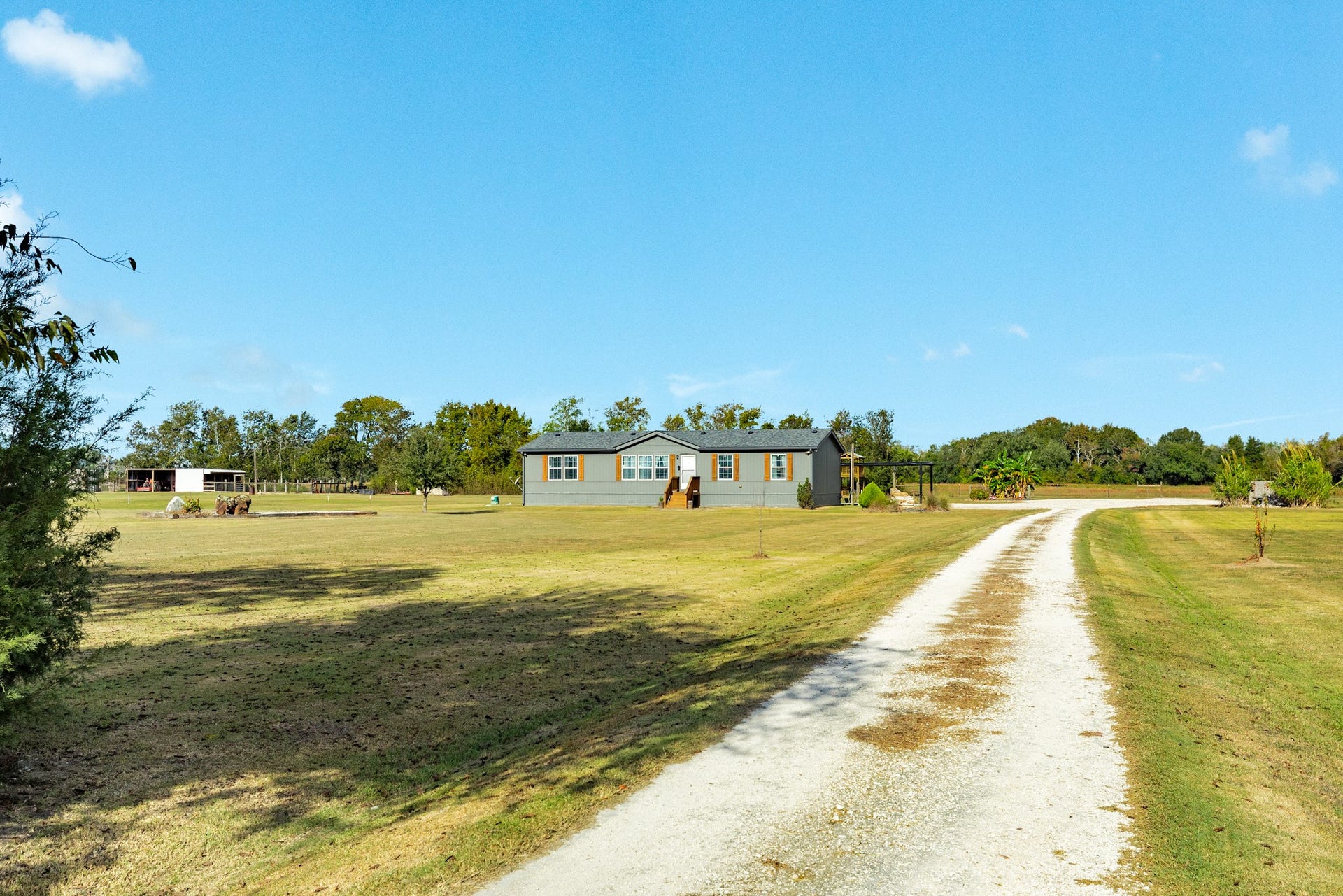 9120 County Road 196, Liverpool, TX 77577 9120 County Road 196, Liverpool, TX 77577
