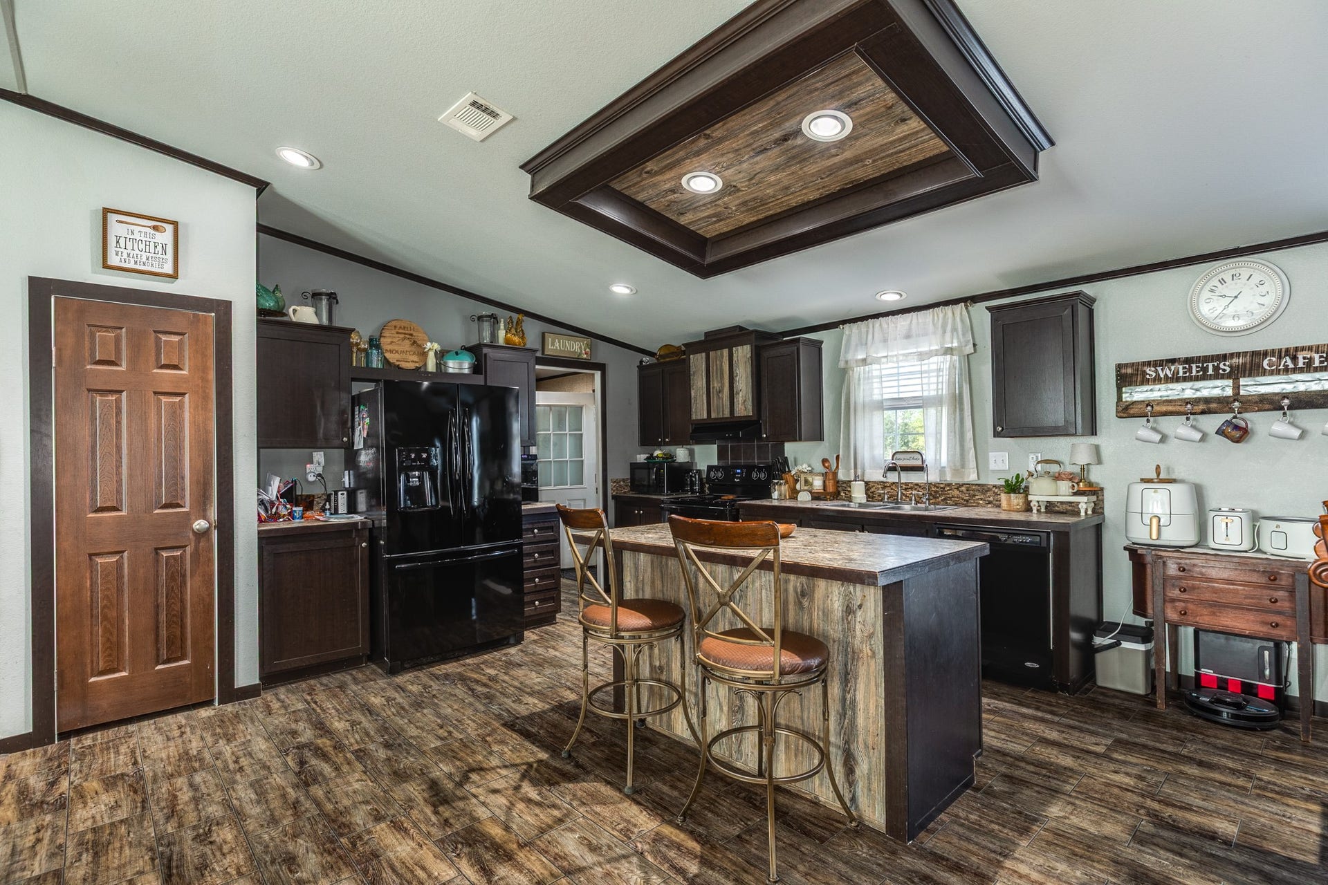 9120 County Road 196, Liverpool, TX 77577 9120 County Road 196, Liverpool, TX 77577