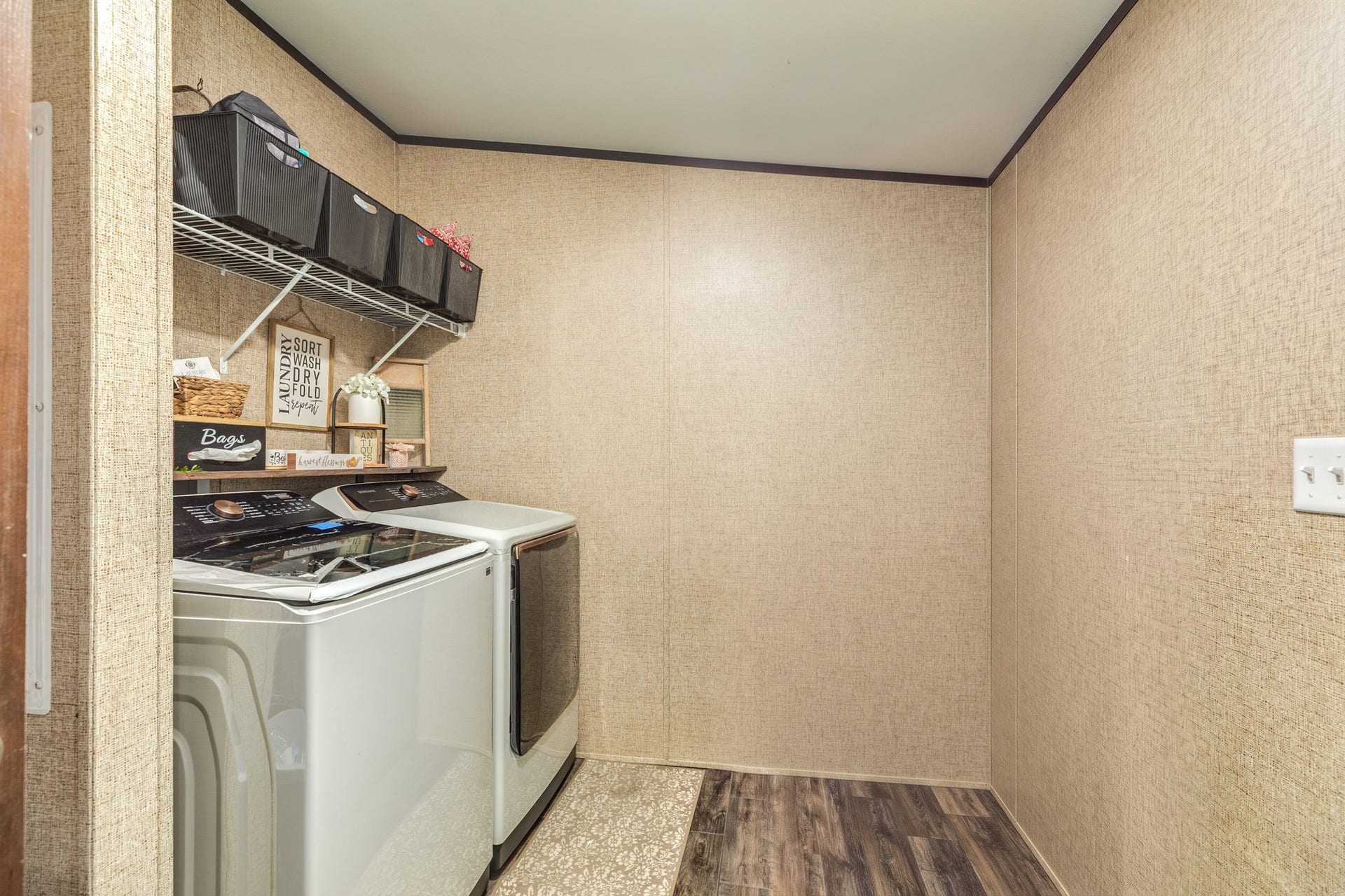 9120 County Road 196, Liverpool, TX 77577 9120 County Road 196, Liverpool, TX 77577
