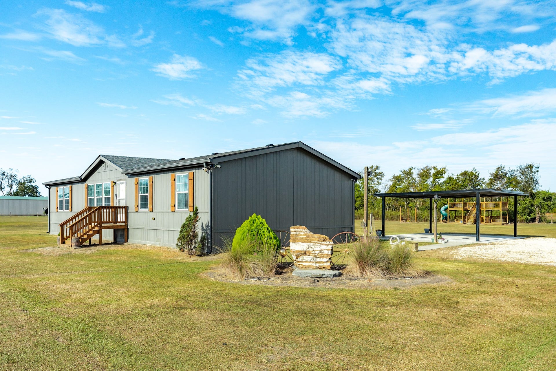 9120 County Road 196, Liverpool, TX 77577 9120 County Road 196, Liverpool, TX 77577
