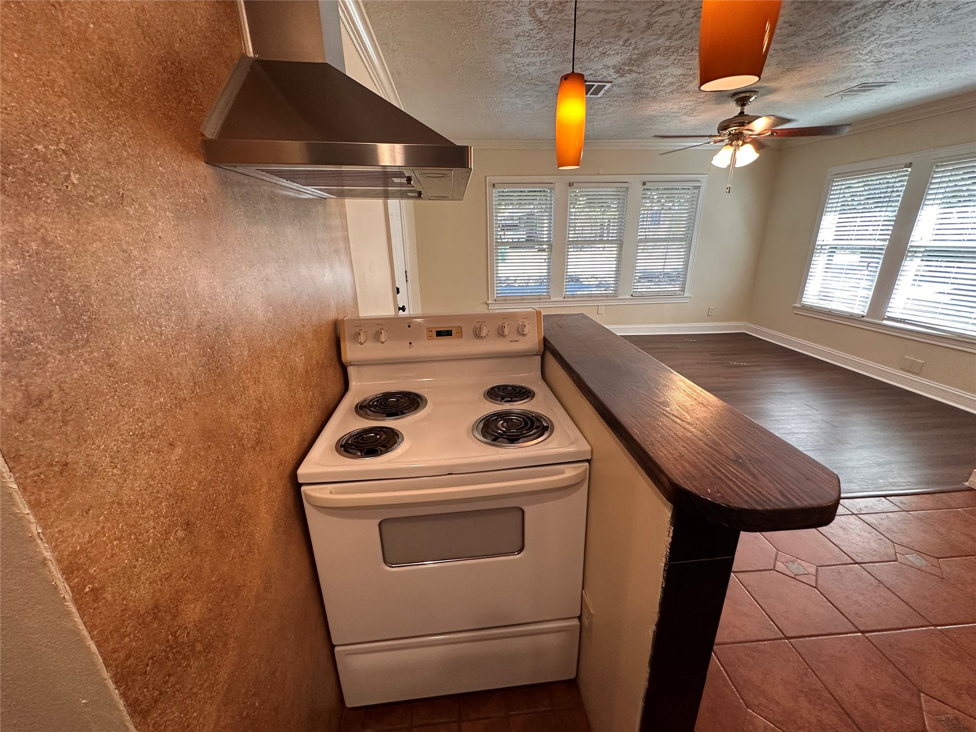 1337 Nashua Street, Houston, TX 77008 1337 Nashua Street, Houston, TX 77008