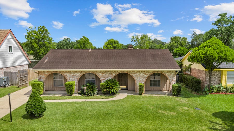 Property photo for 10507 Huntington Way Drive, Houston, TX