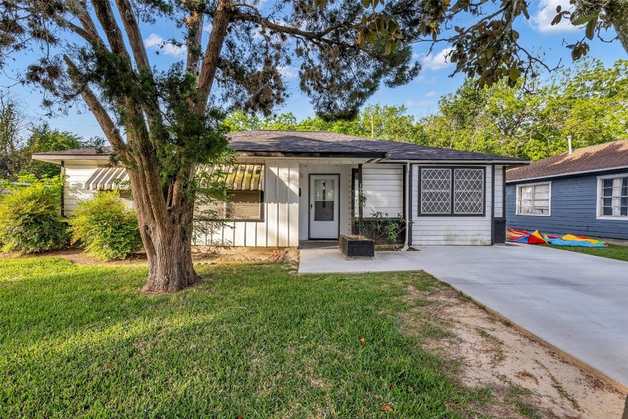 Property photo for 1901 Texoma Street, Baytown, TX