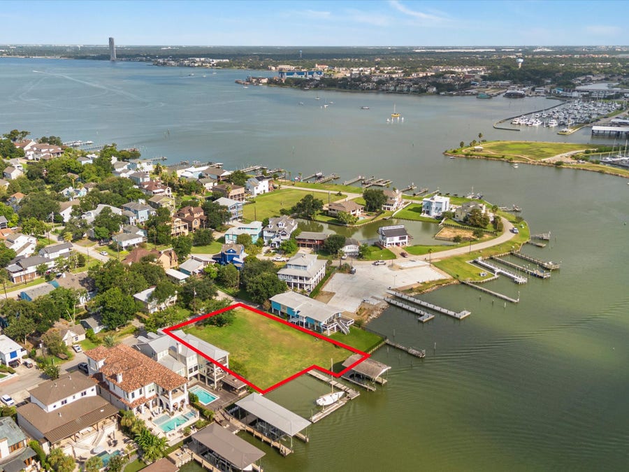 Property photo for 203 Blue Point Road, Clear Lake Shores, TX
