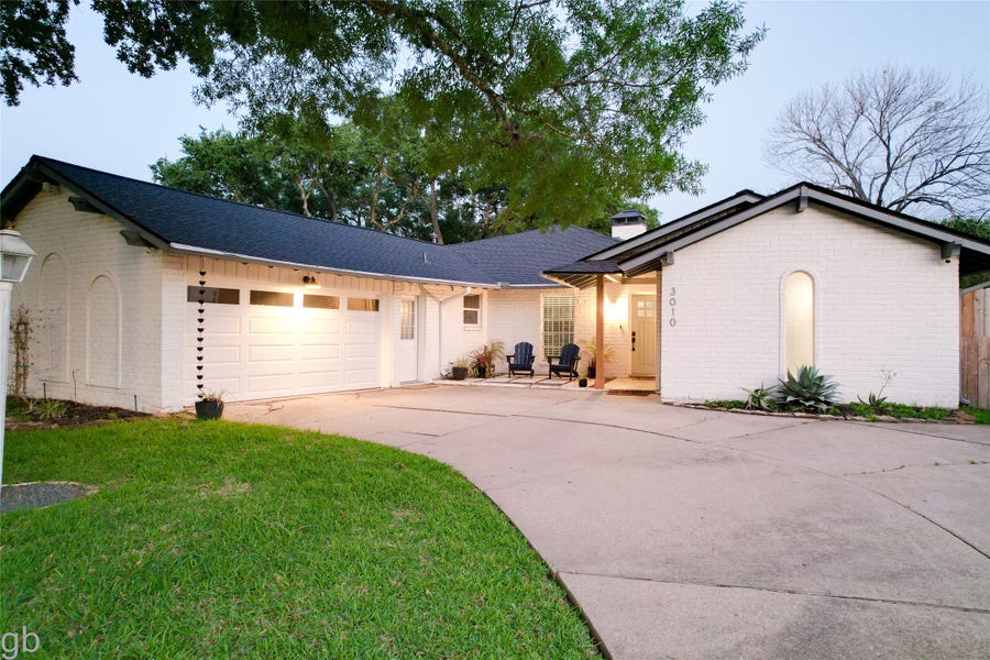 Property photo for 3010 Broadmoor Drive, Sugar Land, TX