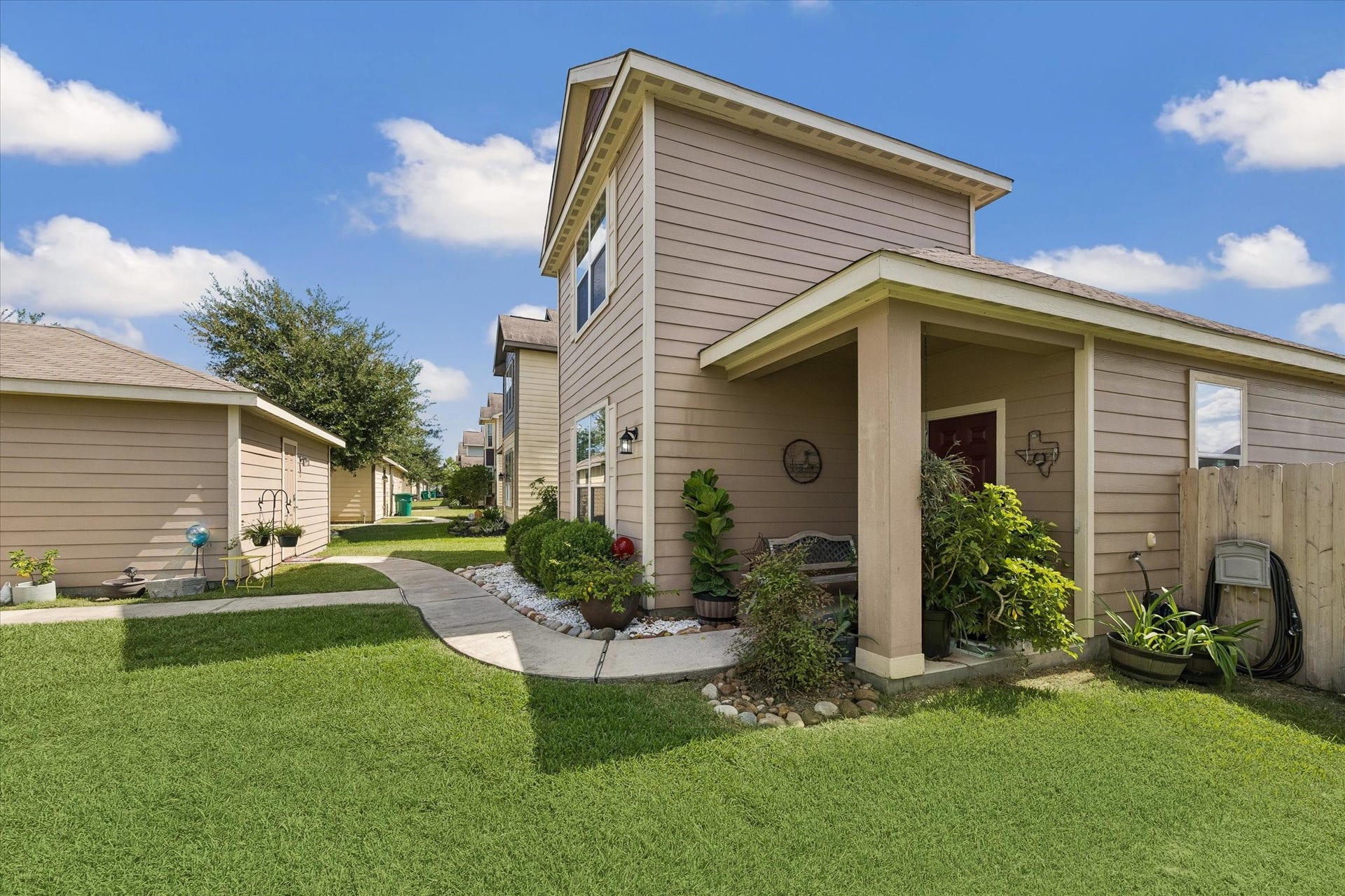 10885 S Lake Mist Lane, Willis, TX 77318 10885 S Lake Mist Lane, Willis, TX 77318