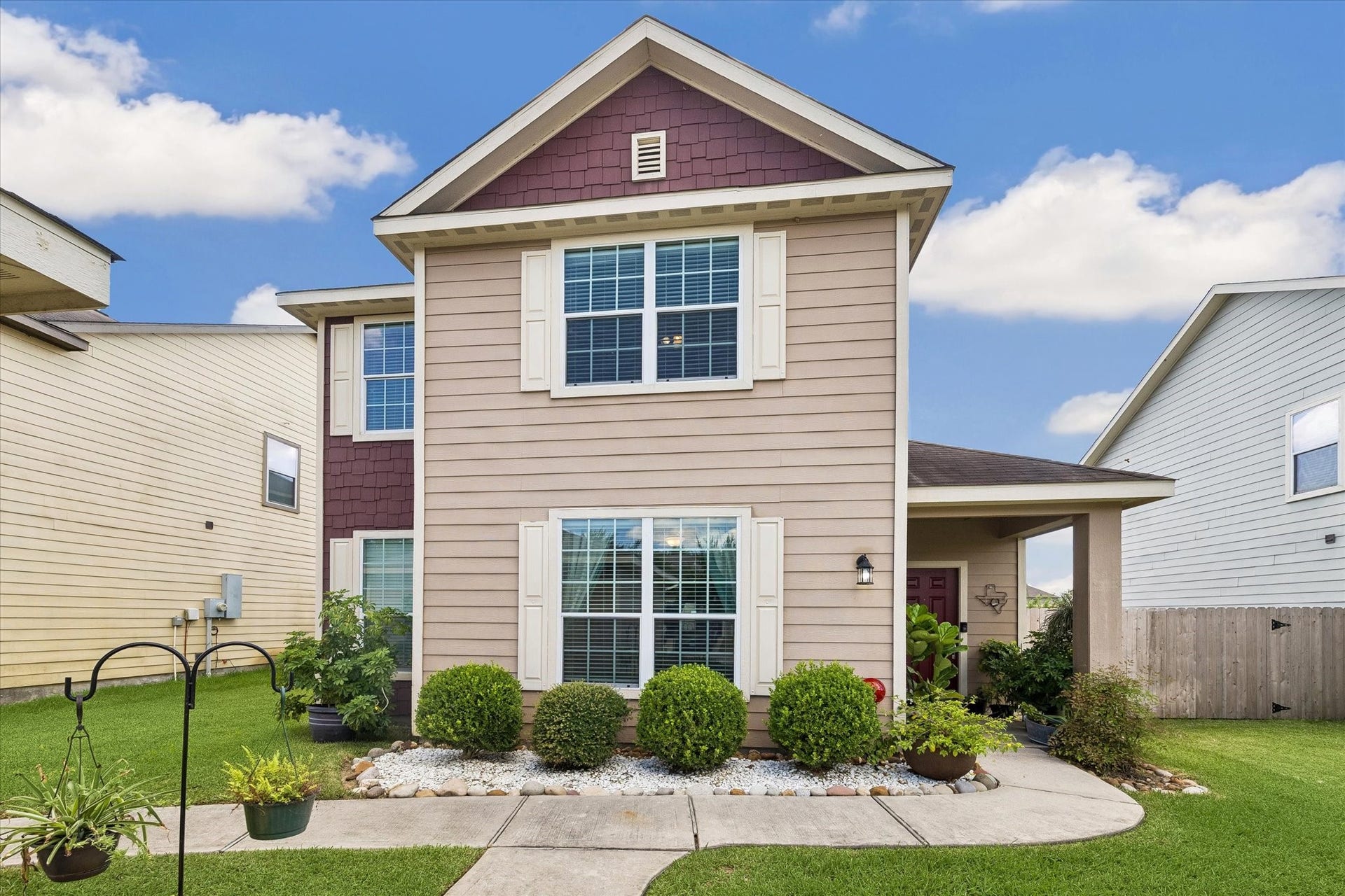 10885 S Lake Mist Lane, Willis, TX 77318 10885 S Lake Mist Lane, Willis, TX 77318