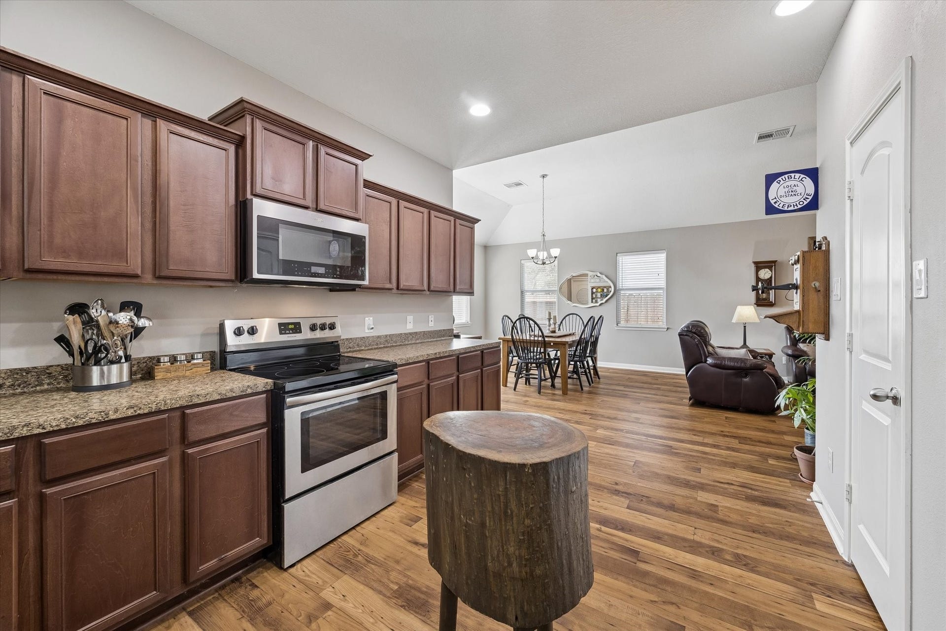 10885 S Lake Mist Lane, Willis, TX 77318 10885 S Lake Mist Lane, Willis, TX 77318