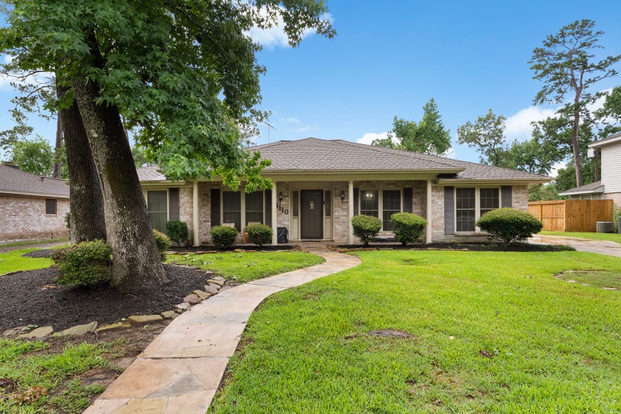 Property photo for 1110 Pear Tree Lane, Houston, TX