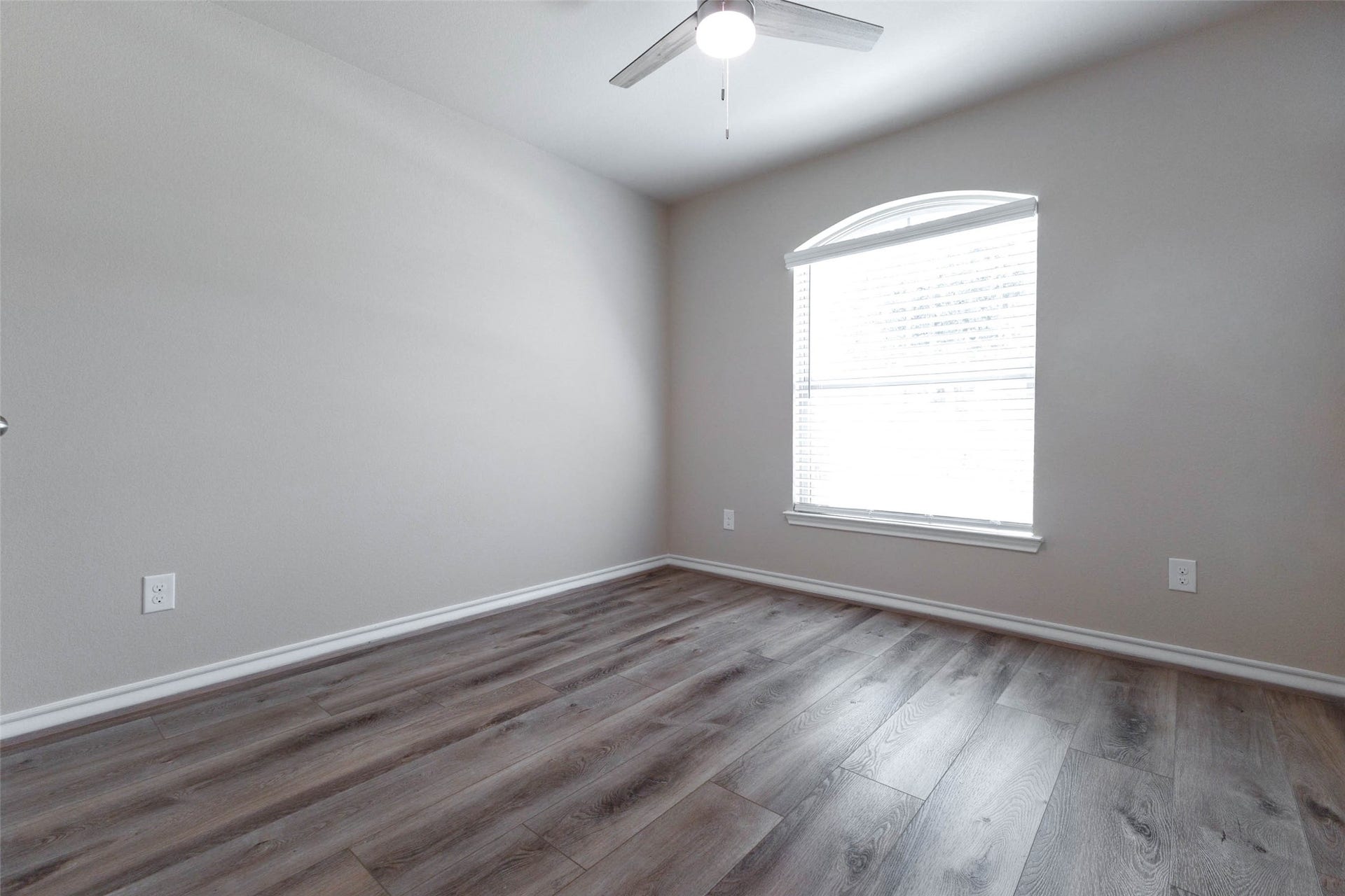 29130 Jarvis Bay Pass, Katy, TX 77494 One of the secondary bedrooms at the front of the home.