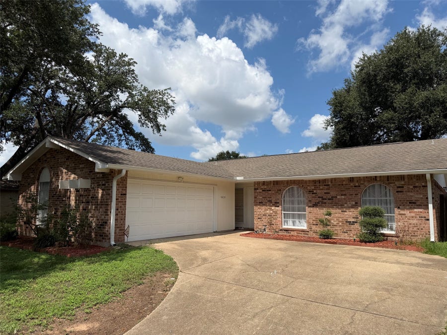 Property photo for 16838 Clan Macintosh Drive, Houston, TX
