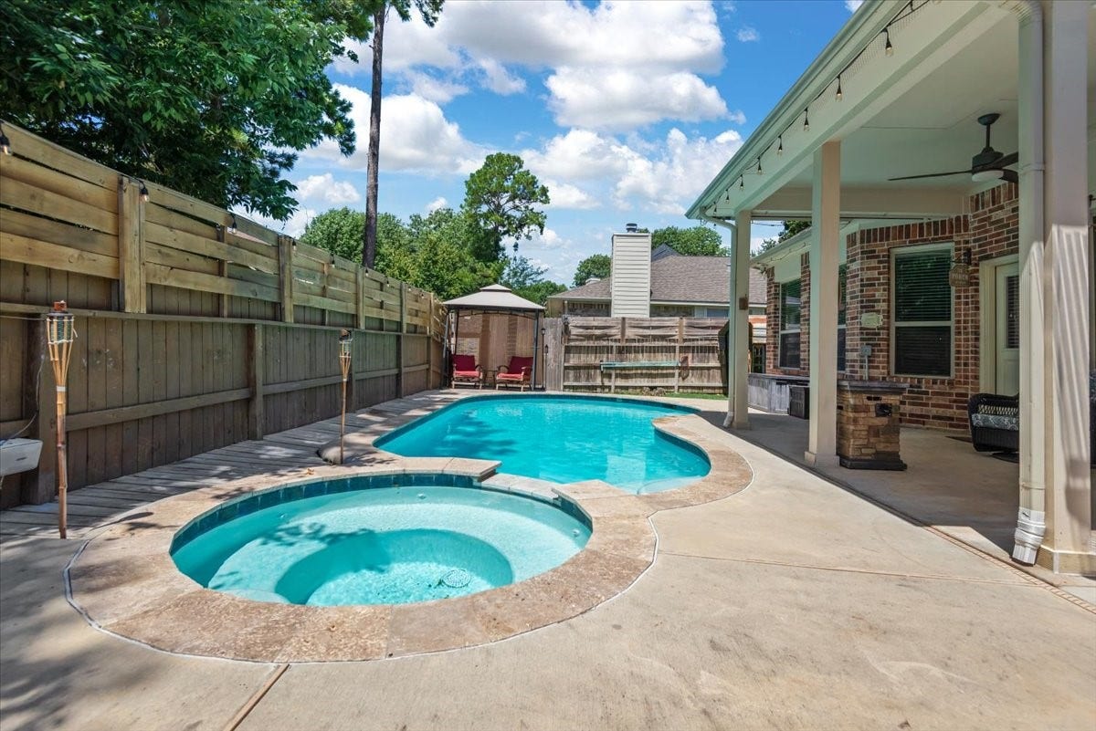 3726 Whisper Walk, Montgomery, TX 77356