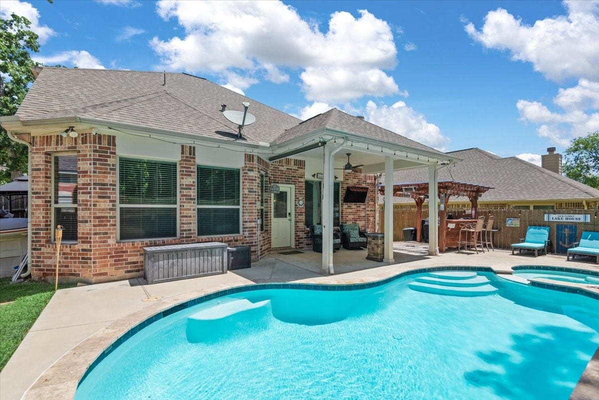3726 Whisper Walk, Montgomery, TX 77356