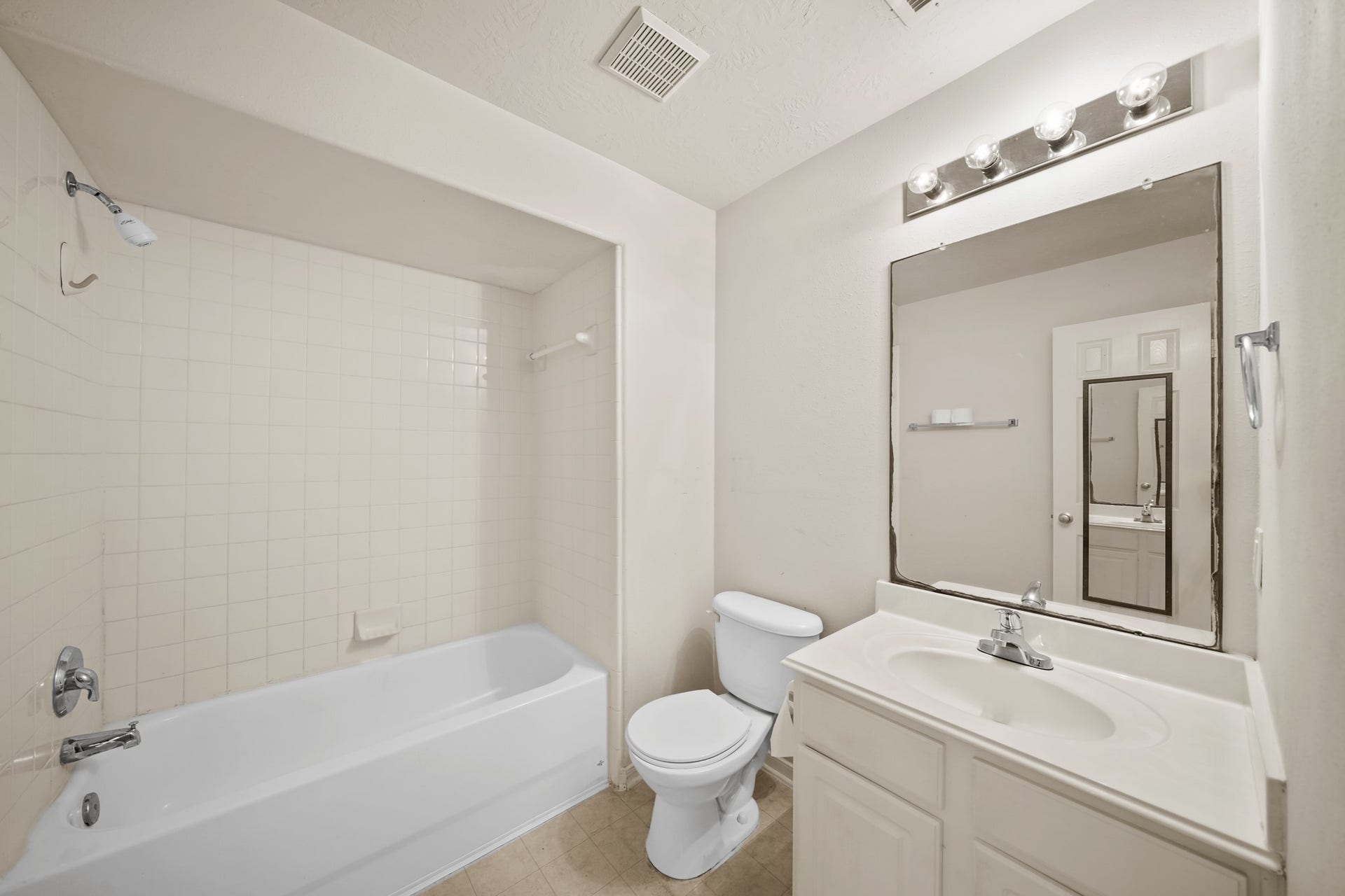 3808 Parry Court, Pearland, TX 77584 3808 Parry Court, Pearland, TX 77584