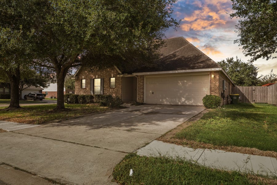 Property photo for 3808 Parry Court, Pearland, TX