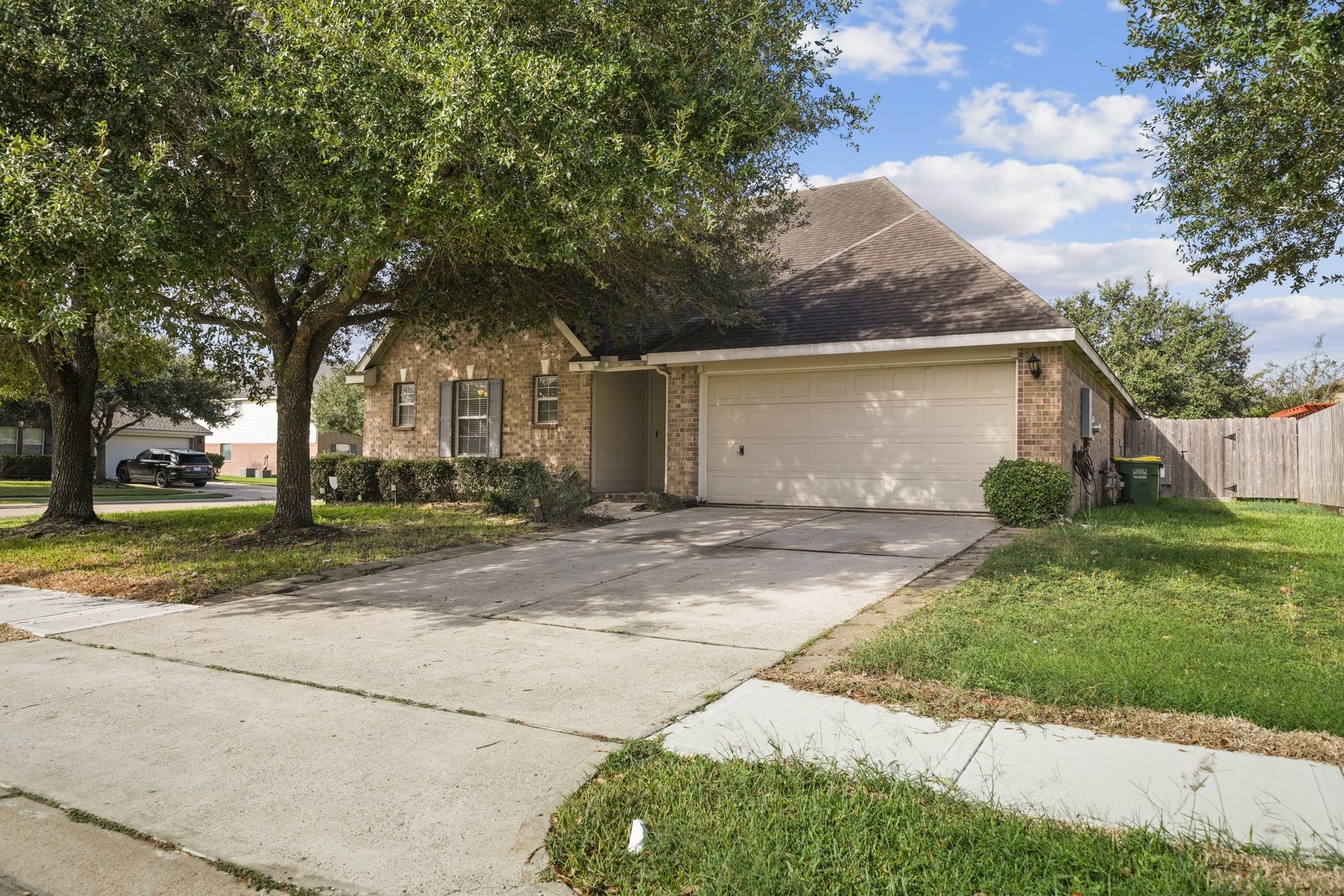 3808 Parry Court, Pearland, TX 77584 3808 Parry Court, Pearland, TX 77584