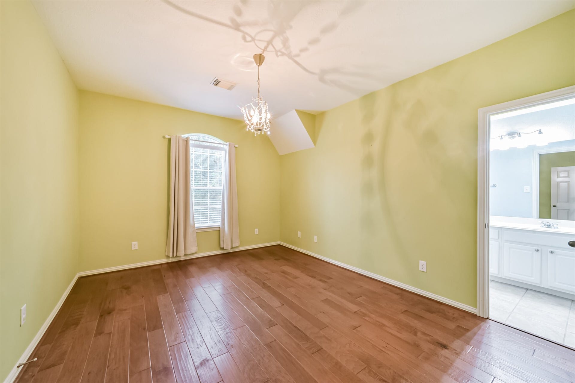 12614 Brazos Bend Trail, Humble, TX 77346 Bedroom #4 w/ en-suite bathroom