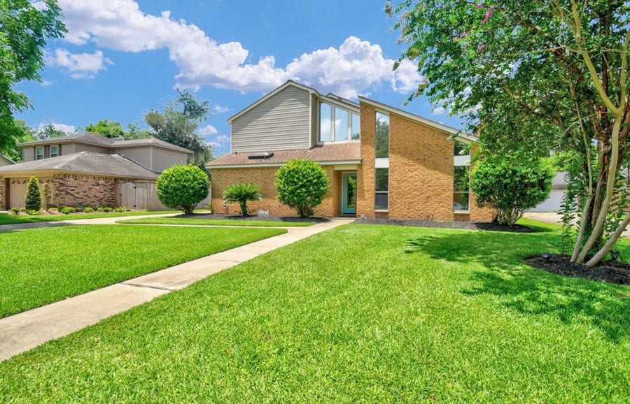 Property photo for 221 Wedgewood Street, Lake Jackson, TX